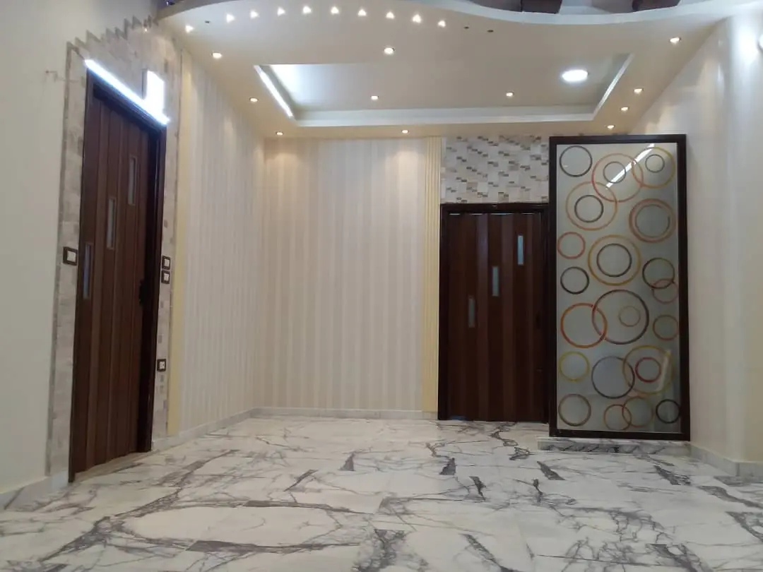 موزّع بأرضية رخام — من أعمال المهندس أيمن الطحان